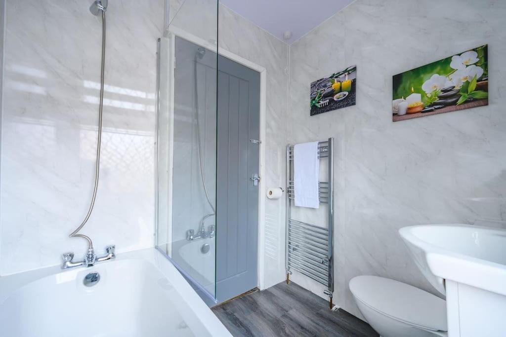 -16Pt- For Your Relaxed & Cosy Stay & Free Parking 리즈 외부 사진